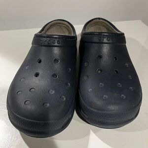 Men’s sz 5 women’s sz 7 blue Insulated crocs Preloved good condition